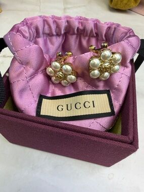 Gucci Gold-Tone Cluster Pearl Clip-On Earrings